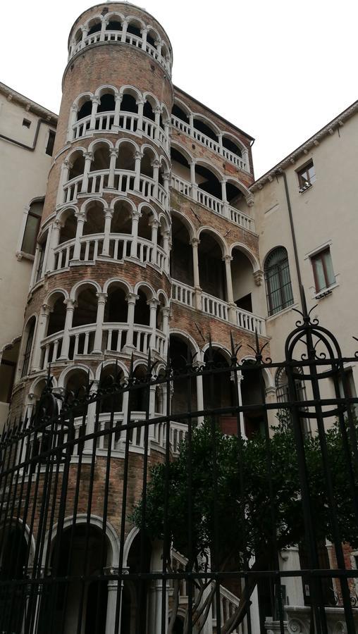 Alloggi Alla Scala Del Bovolo Venecia Exterior foto